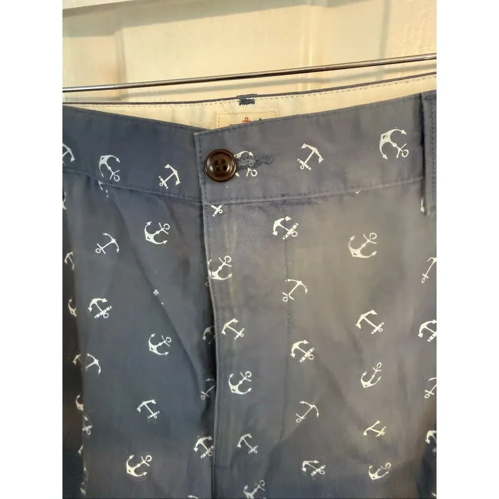 Dockers Gray White Anchors Bermuda Shorts sz 32 NWOT